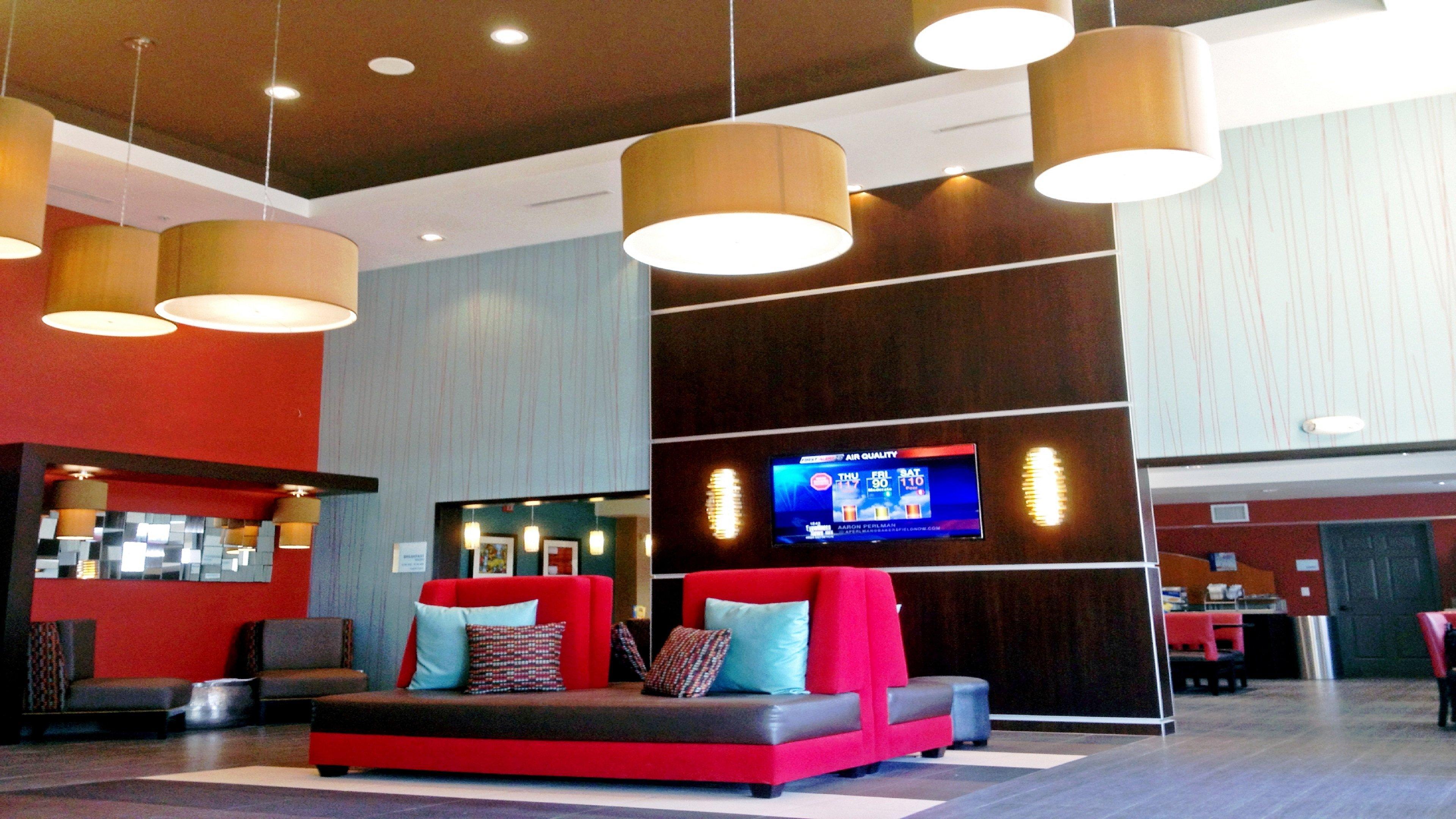 Holiday Inn Express Bakersfield By Ihg Exterior photo